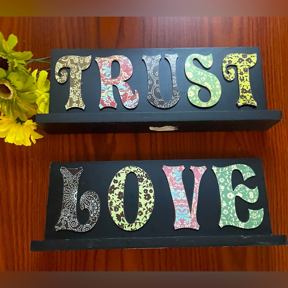 Free with purchase 
Bundle of home decor
